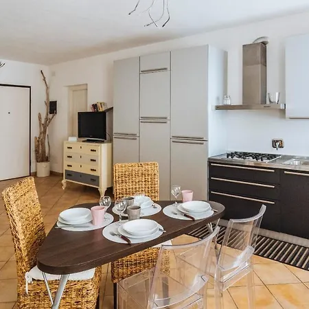 Italianway - Piazza Rossi 4 *